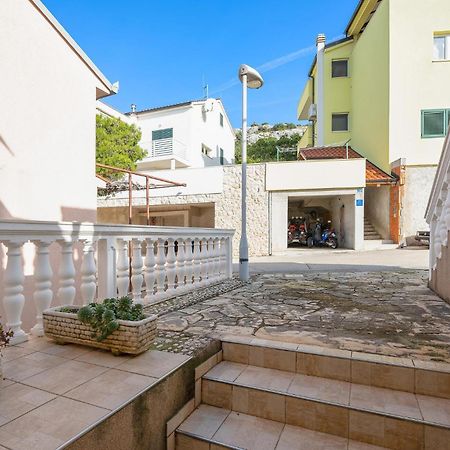 1 Bedroom Stunning Apartment In Primosten Exterior photo